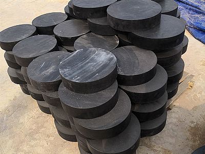 云溪区板式橡胶支座由若干层橡胶片与薄钢板经加压硫化